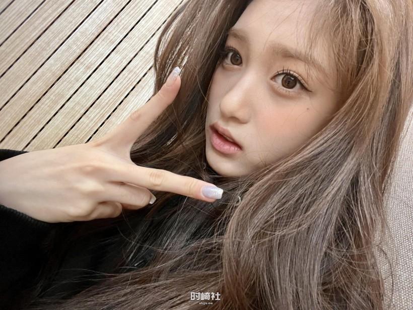 LEESEO李贤瑞隶属哪个女团成员？为何说她是个逃脱屏幕网络漫画角色？