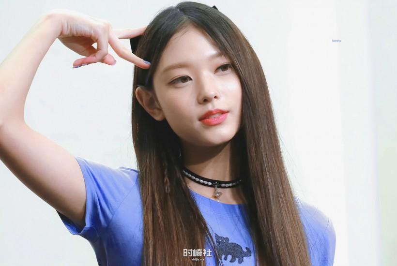 Haerin姜谐潾隶属哪个女团成员？她为何被形容举手投足和猫咪非常相似？