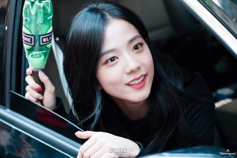 JISOO金智秀隶属哪个女团成员？凭借怎样外貌以及形象使观众眼前一亮？