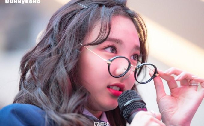 她哪年发行个人首张专辑？IM NAYEON林娜琏是哪个女团成员转型成功？