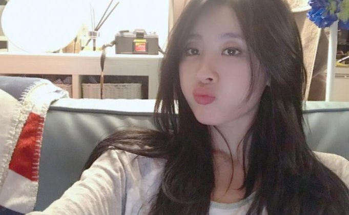 她为何被称为模特偶像？Moon Hyeon-A文玄雅哪年加入所属组合出道？