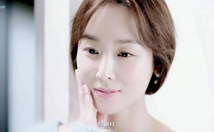 哪年获得演技大赏女子新人奖？Seo Hyeon Ji徐玄振何时专注于戏剧演出？