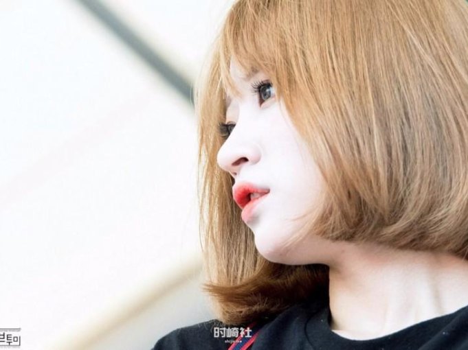 展现出怎样主持功力迷倒粉丝？Ahn Hee Yeon安喜延隶属哪个女团成员？