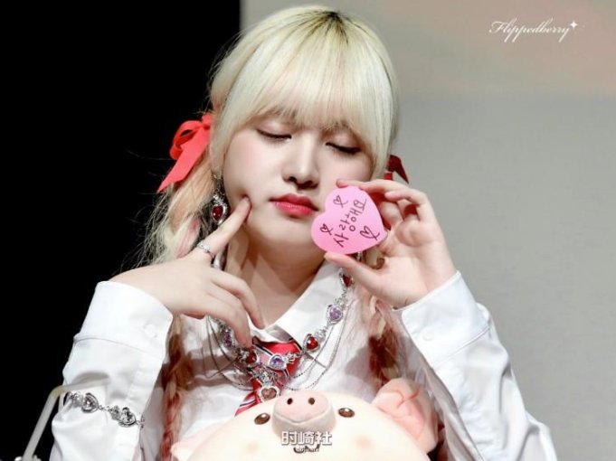 她凭借怎样嗓音被称为“音色妖精”Kim Jiwon金志垣隶属哪个女团成员?