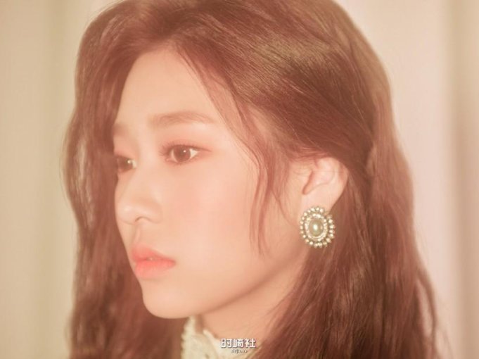 她在舞台上展现怎样出众视觉效果?Min-ju Kim金珉周隶属哪个女团成员?