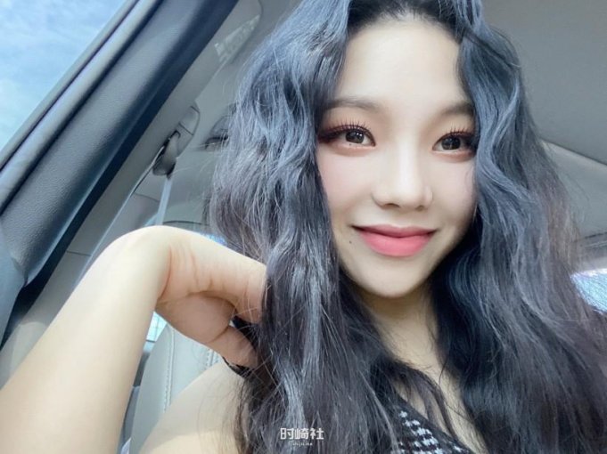 她出道后以怎样风格迅速获得知名度？Yu Ji Min刘知珉隶属哪个女团成员？
